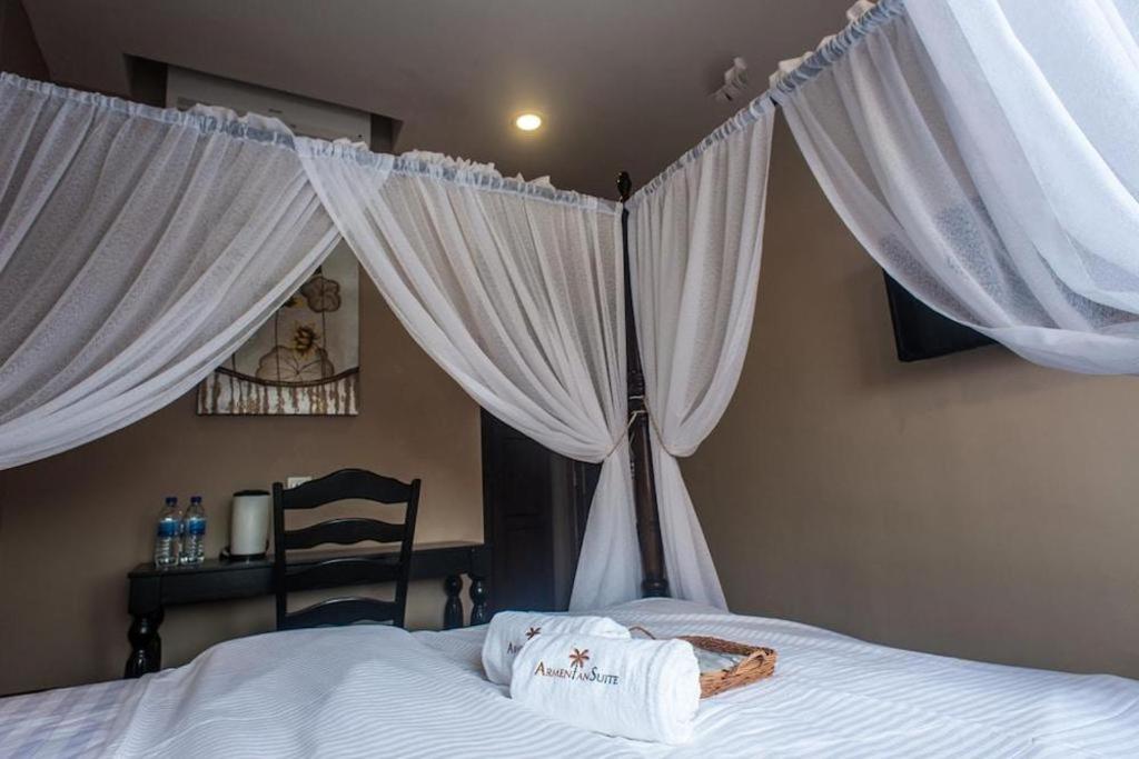 Armenian Suite Hotel George Town Esterno foto