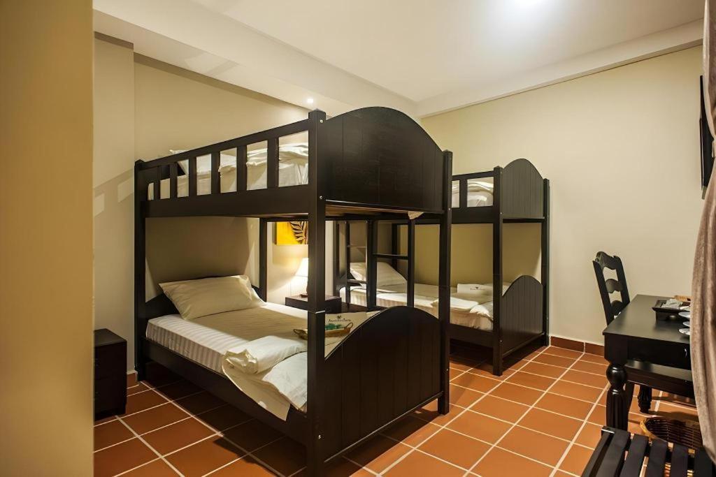 Armenian Suite Hotel George Town Esterno foto