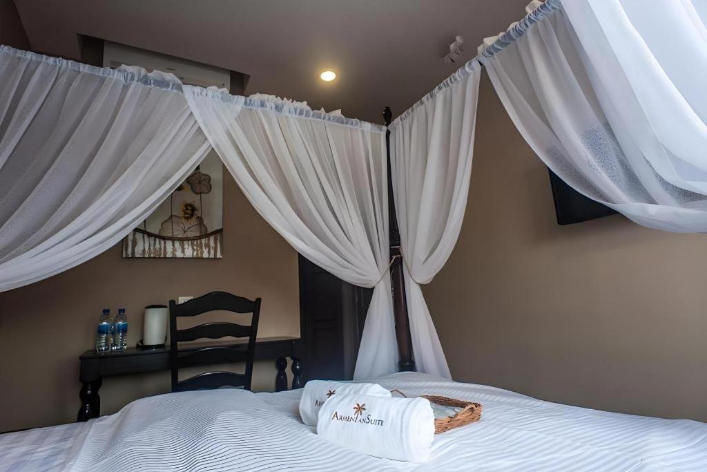 Armenian Suite Hotel George Town Esterno foto